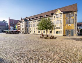 Stadtbibliothek Freiburg mit Münsterplatz